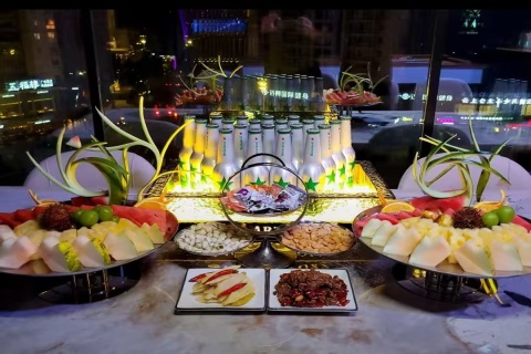 夜场KTV诚聘女生 高薪日结包住宿